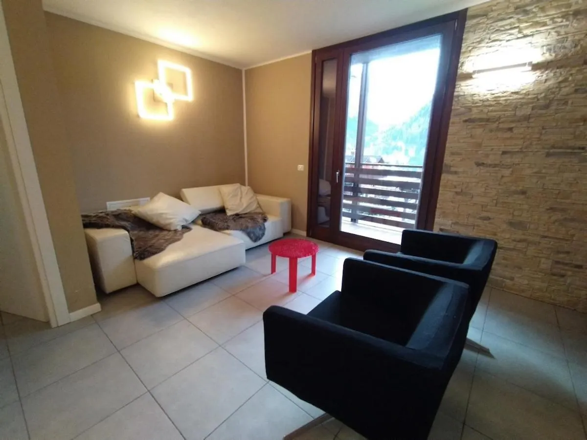 Adamello Peak Two Apartment Temù 0*,